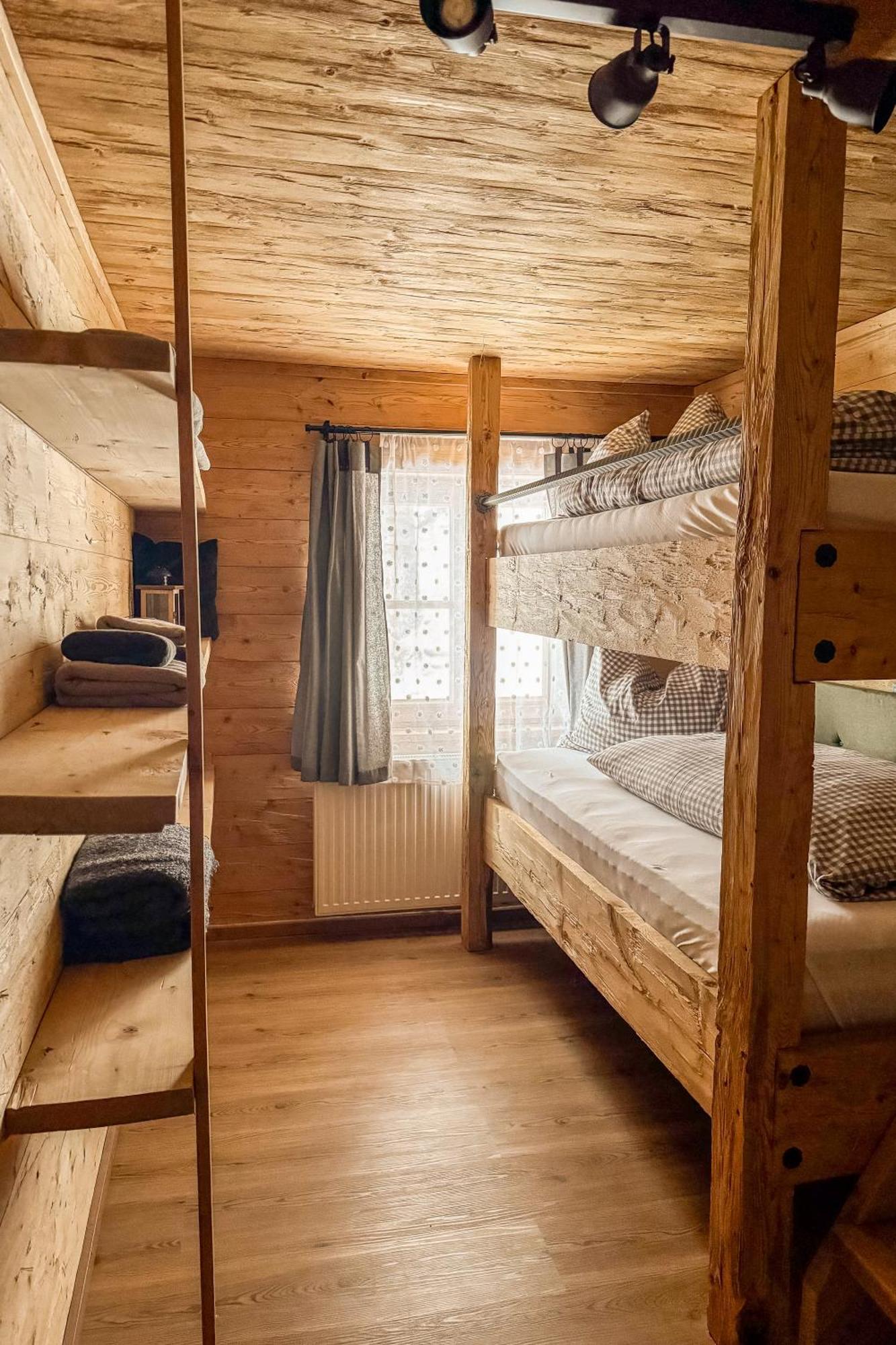 Peer Alm Hotel Navis Bagian luar foto