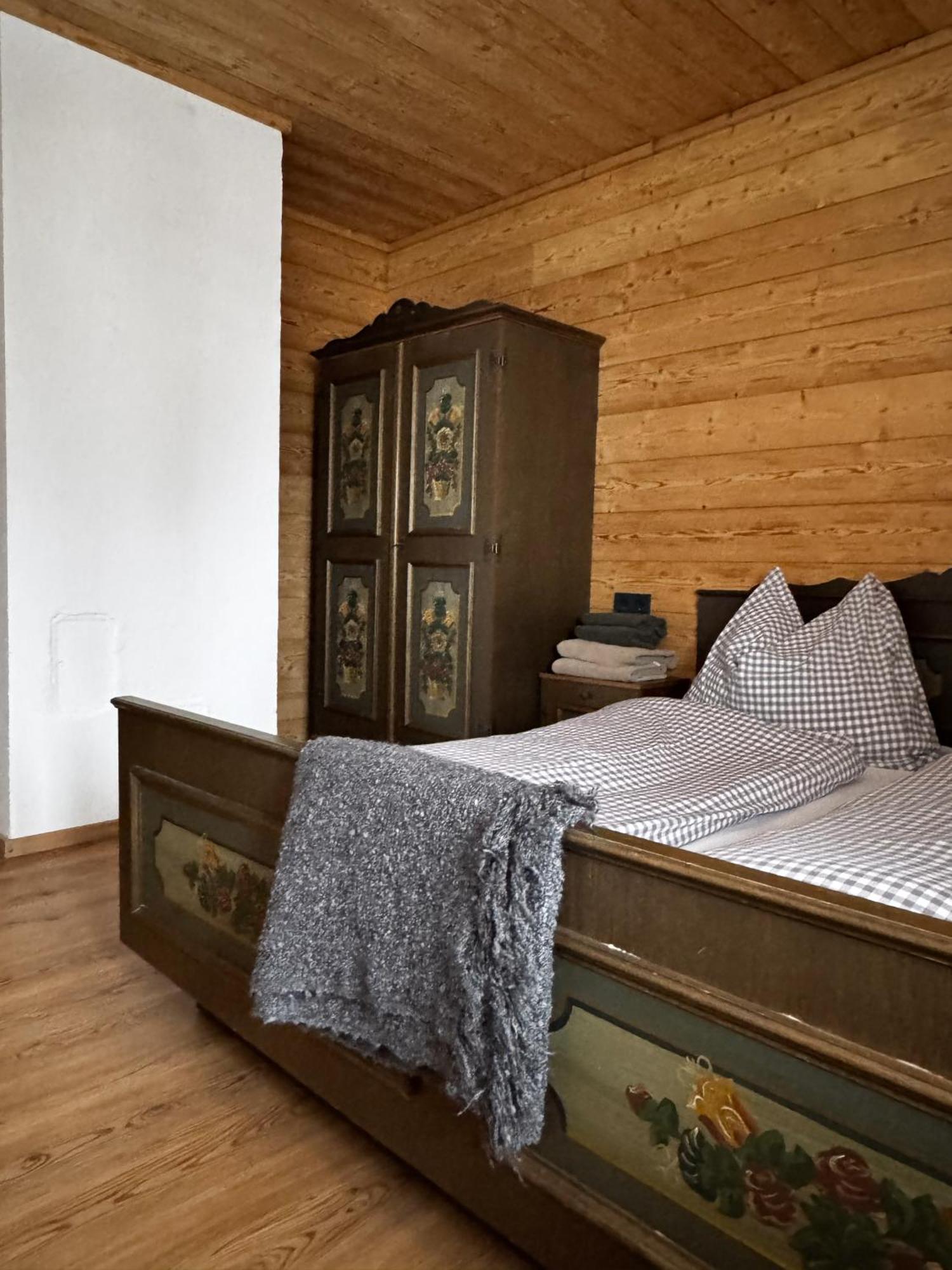 Peer Alm Hotel Navis Bagian luar foto