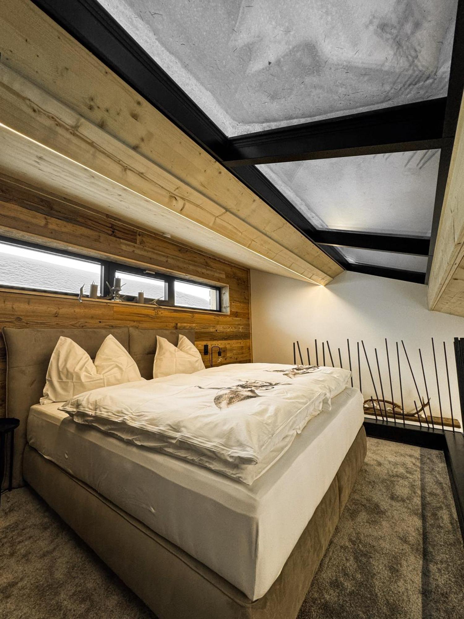 Peer Alm Hotel Navis Bagian luar foto