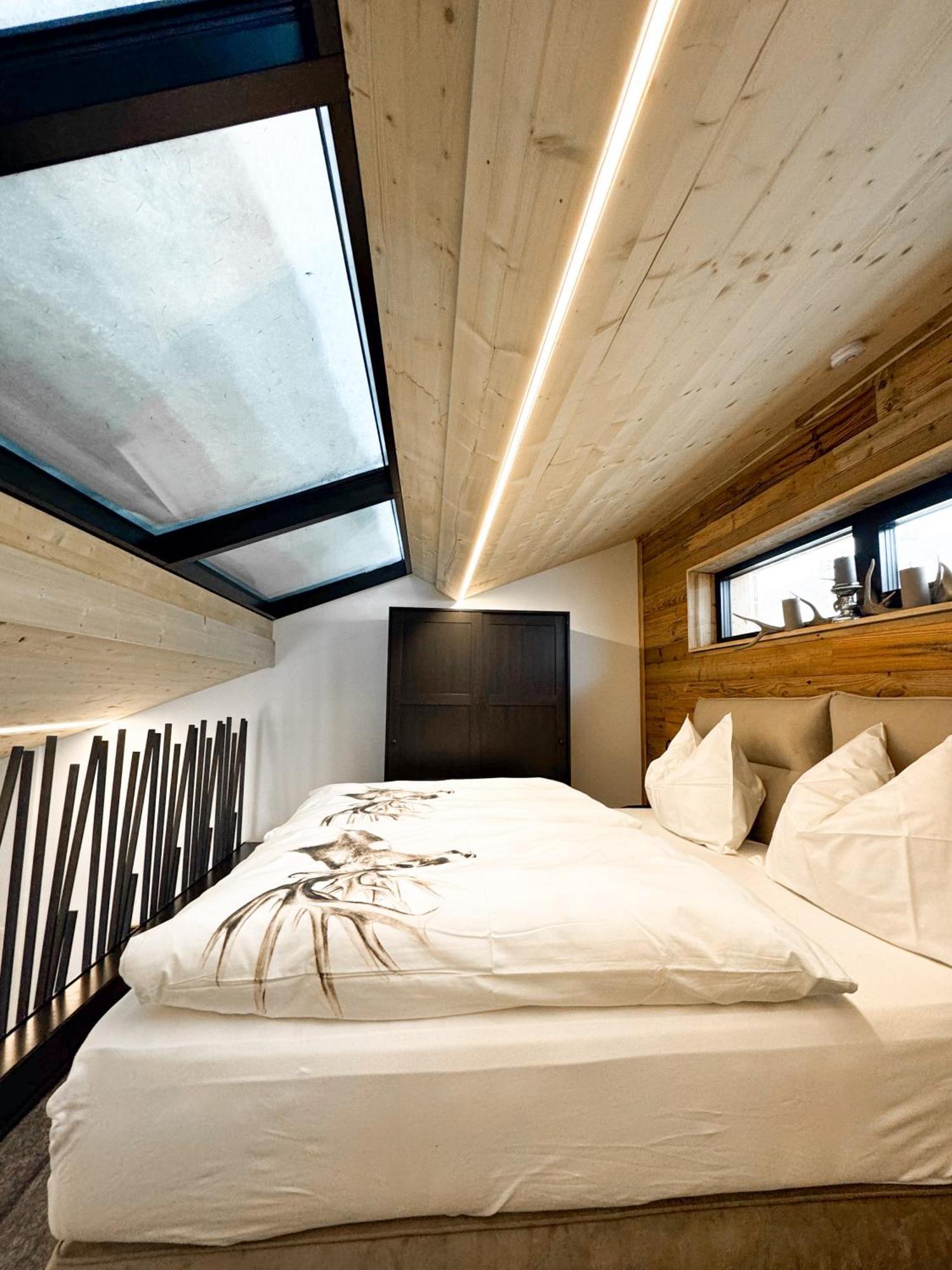 Peer Alm Hotel Navis Bagian luar foto