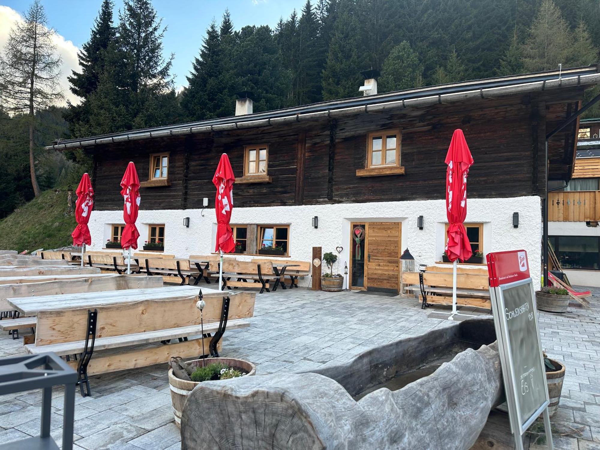 Peer Alm Hotel Navis Bagian luar foto